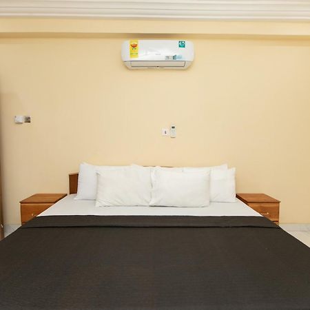 Washington Apartments - Just 25Mins Drive From The Airport Kwashieman Luaran gambar