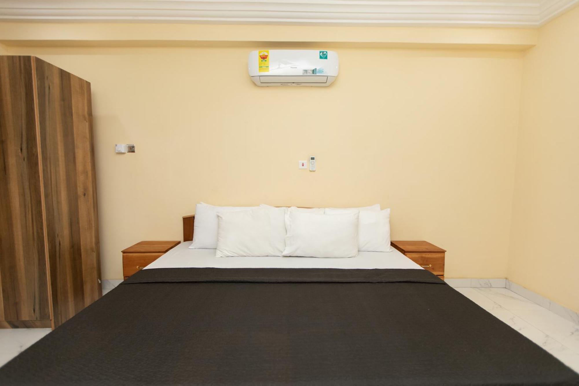 Washington Apartments - Just 25Mins Drive From The Airport Kwashieman Luaran gambar