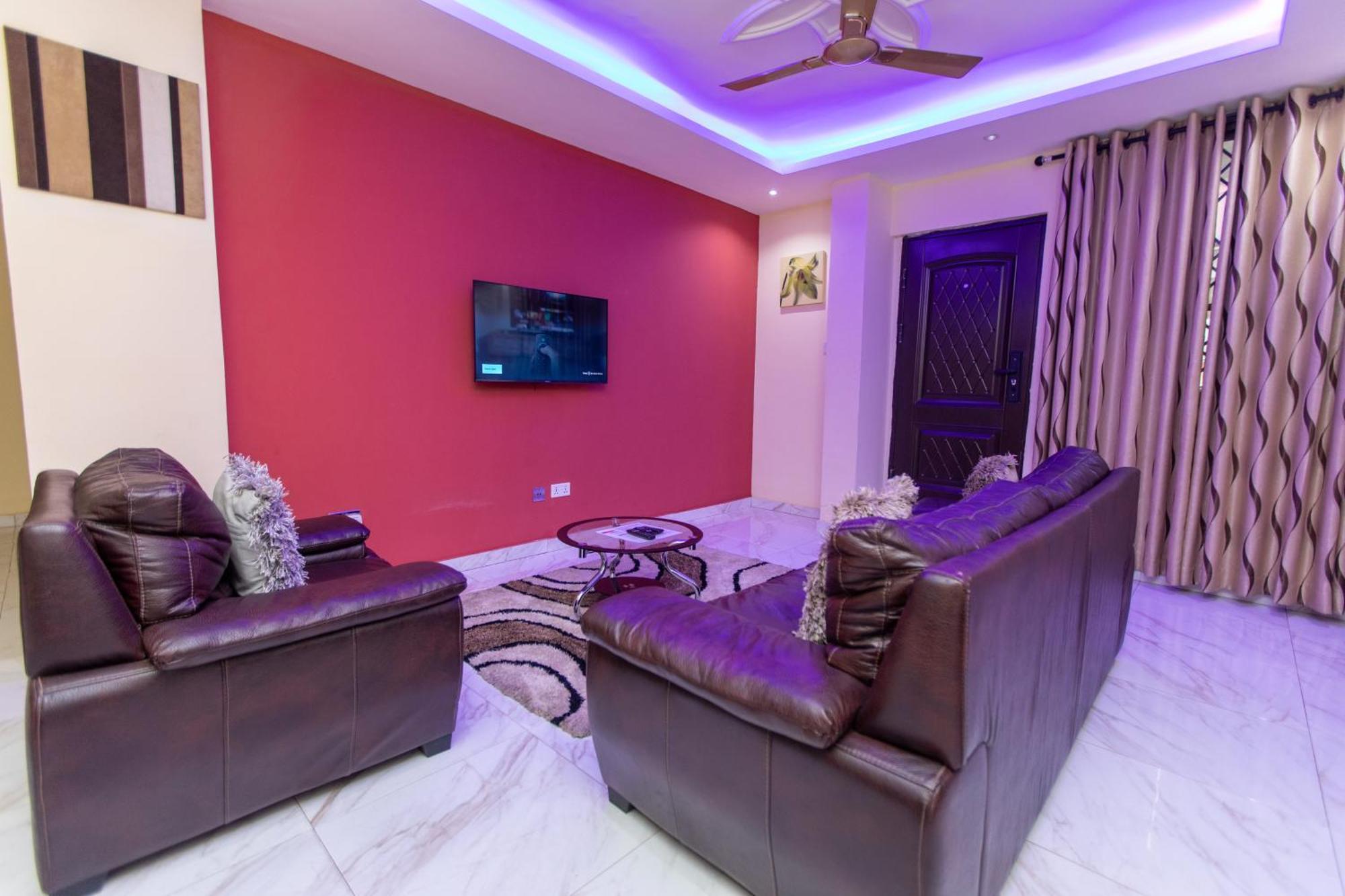 Washington Apartments - Just 25Mins Drive From The Airport Kwashieman Luaran gambar