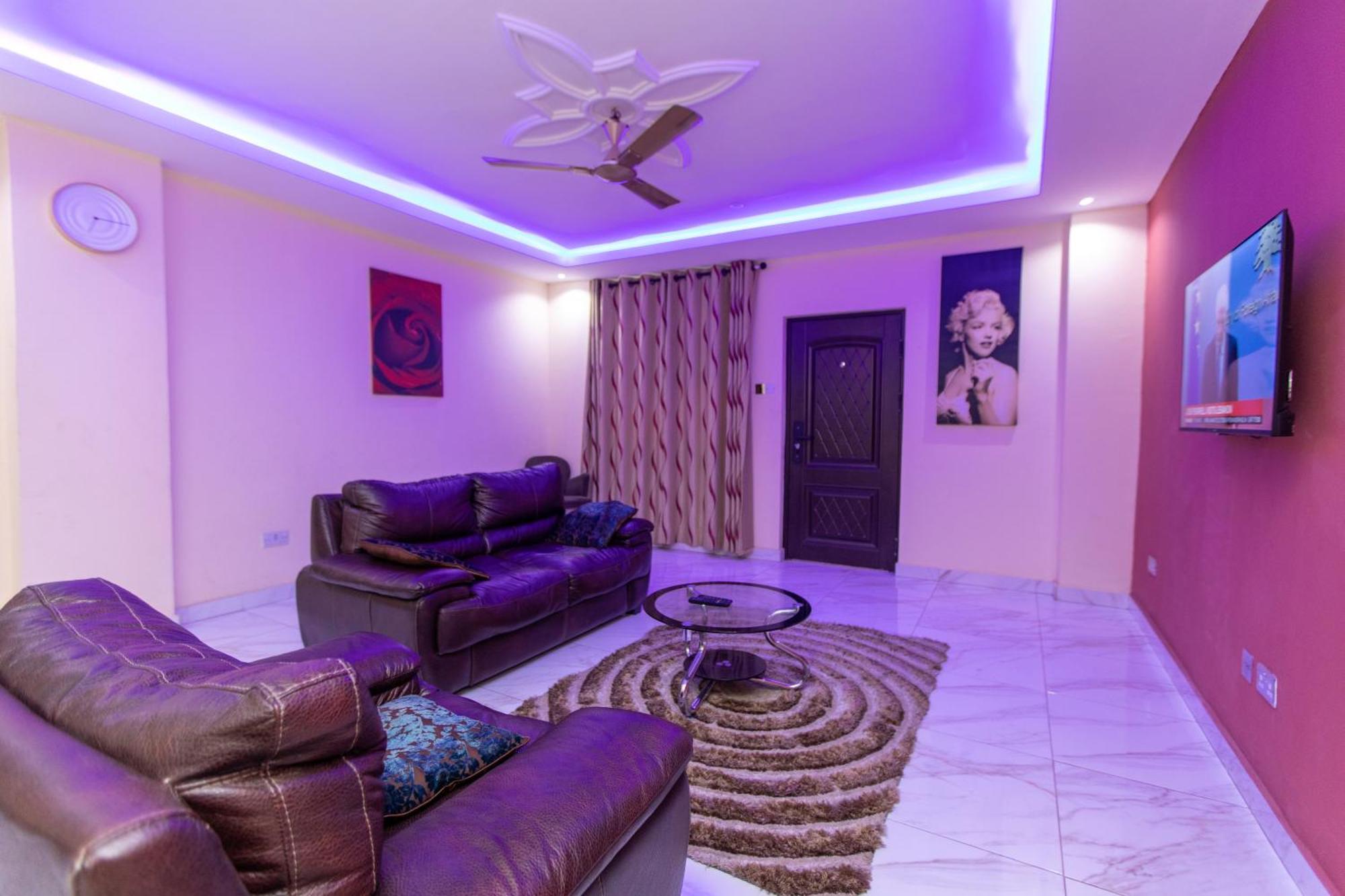 Washington Apartments - Just 25Mins Drive From The Airport Kwashieman Luaran gambar