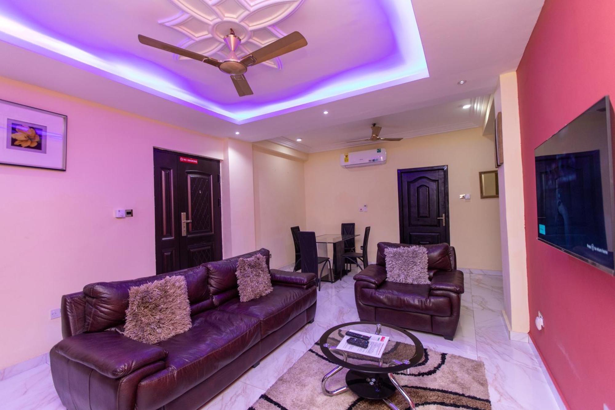 Washington Apartments - Just 25Mins Drive From The Airport Kwashieman Luaran gambar