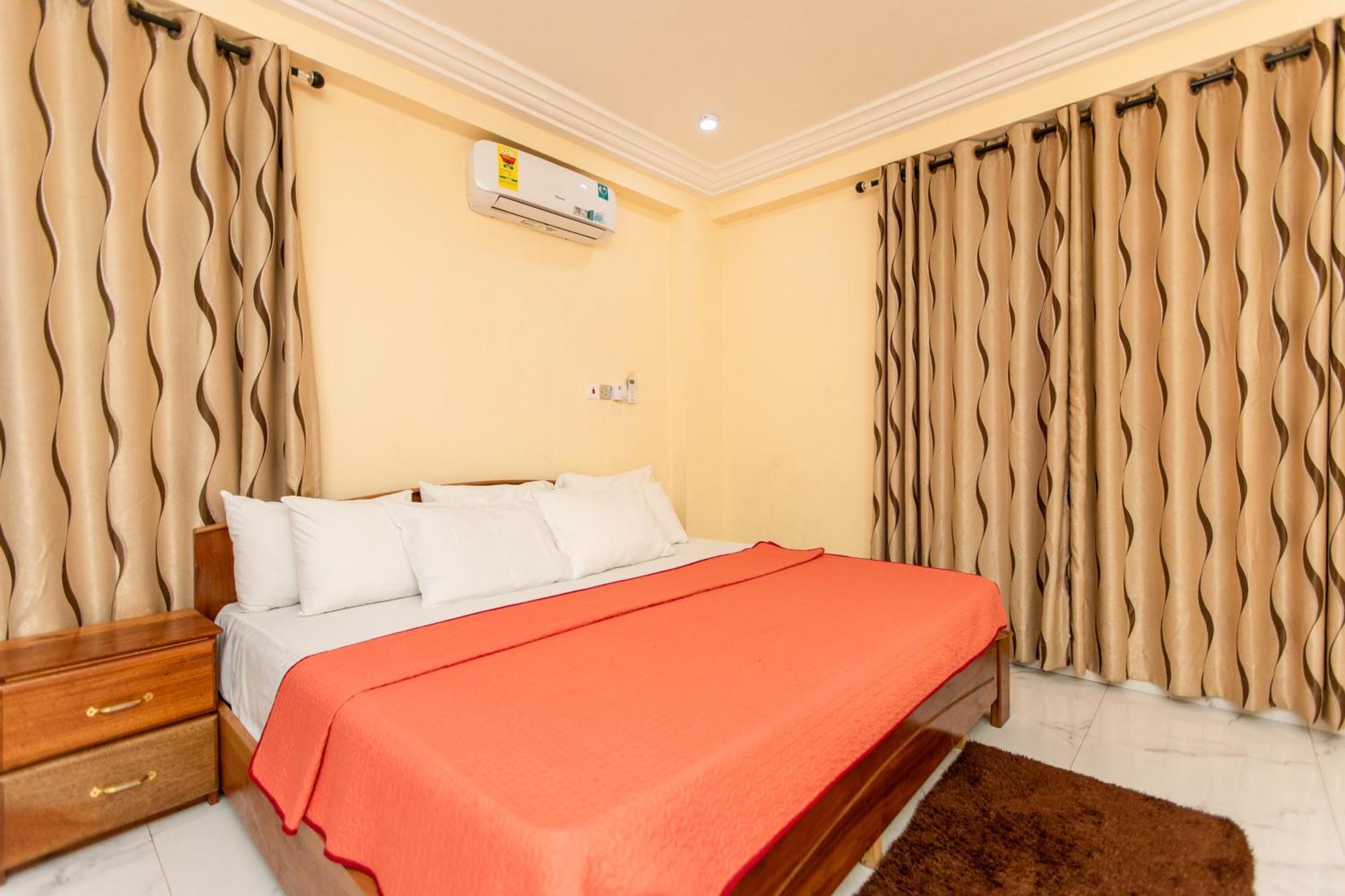 Washington Apartments - Just 25Mins Drive From The Airport Kwashieman Luaran gambar