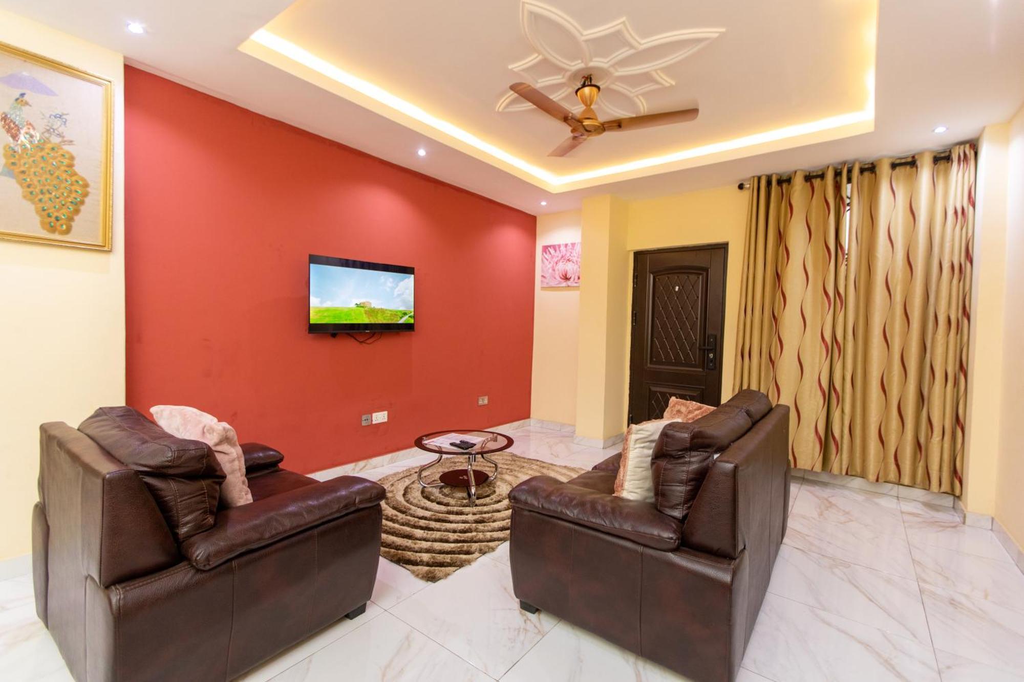 Washington Apartments - Just 25Mins Drive From The Airport Kwashieman Luaran gambar
