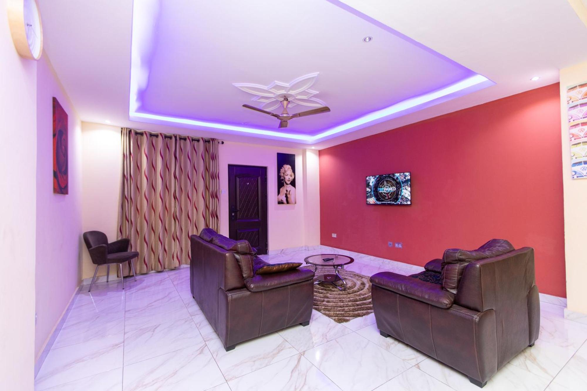 Washington Apartments - Just 25Mins Drive From The Airport Kwashieman Luaran gambar