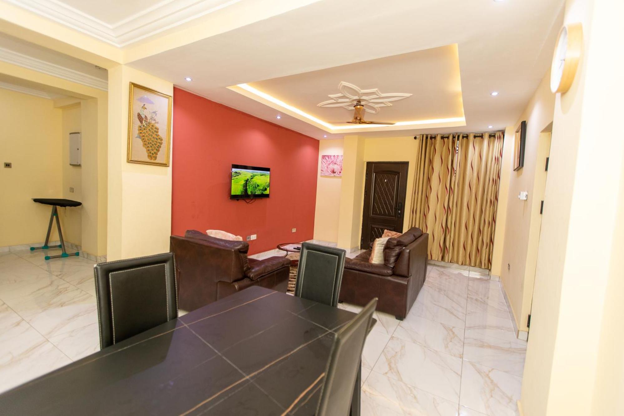 Washington Apartments - Just 25Mins Drive From The Airport Kwashieman Luaran gambar