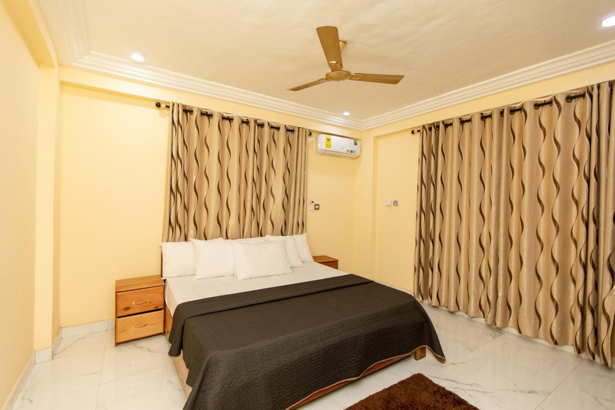 Washington Apartments - Just 25Mins Drive From The Airport Kwashieman Luaran gambar