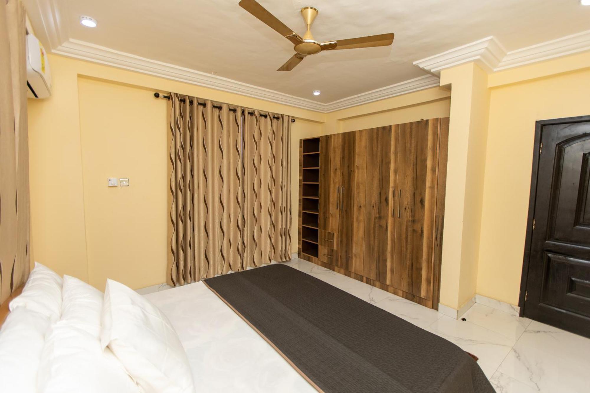 Washington Apartments - Just 25Mins Drive From The Airport Kwashieman Luaran gambar